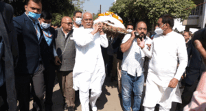 cm-ne-ramesh-varlyani-diya-ko-kandha