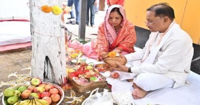 आंवला नवमी पर मुख्यमंत्री ने आंवला वृक्ष की पूजा कर प्रदेशवासियों के सुख-समृद्धि की कामना की