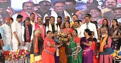 मुख्यमंत्री साय पंडवानी महासम्मेलन के समापन समारोह में हुए शामिल