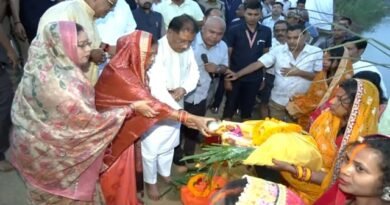 मुख्यमंत्री साय ने जशपुर में दुलदुला छठ घाट में सूर्य को दिया अर्घ्य: प्रदेश की सुख-समृद्धि और खुशहाली की कामना की