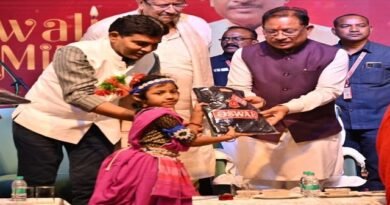 मुख्यमंत्री ने दिव्यांग बच्चों के संग बांटी दीपावली की खुशियां