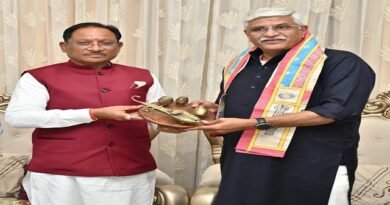 केंद्रीय पर्यटन एवं संस्कृति मंत्री गजेन्द्र सिंह शेखावत ने मुख्यमंत्री विष्णुदेव साय से की सौजन्य भेंट