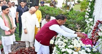 मुख्यमंत्री विष्णुदेव साय ने  कुसुम सिन्हा को दी श्रद्धांजलि