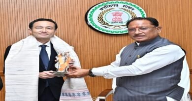 मुख्यमंत्री विष्णु देव साय से जापान दूतावास के राजनीतिक मामलों के मंत्री आबे नोरिआकि ने की सौजन्य मुलाकात