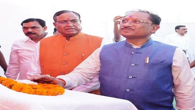 मुख्यमंत्री  विष्णुदेव साय ने बड़ादेव की पूजा कर प्रदेशवासियों की सुख-समृद्धि की कामना की