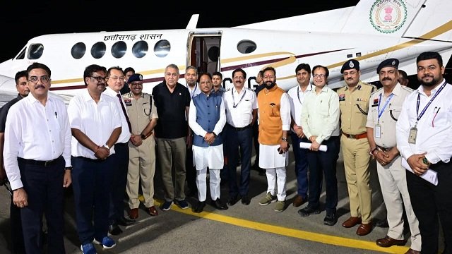 बिलासा देवी केवट एयरपोर्ट से रात्रि उड़ान सेवा का शुभारंभ