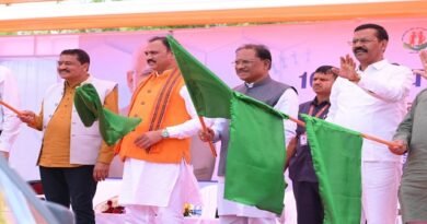 मुख्यमंत्री  विष्णुदेव साय ने 370 नई एम्बुलेंस को दिखाई हरी झंडी