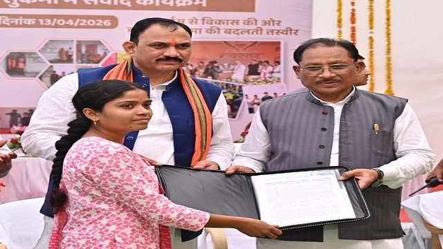 मुख्यमंत्री साय ने पुनर्वास केंद्र का किया अवलोकन, पुनर्वासितों से किया आत्मीय संवाद