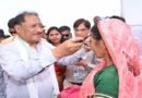 मुख्यमंत्री  विष्णु देव साय ने हितग्राहियों को अपने हाथों से पहनाया नजर का चश्मा