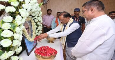 मुख्यमंत्री विष्णुदेव साय ने स्वर्गीय दिनेश सेन को दी श्रद्धांजलि