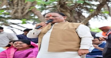 बरगद की छांव में सजी मुख्यमंत्री की चौपाल