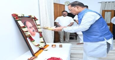 मुख्यमंत्री ने बलिदान दिवस पर डॉ. श्यामा प्रसाद मुखर्जी को श्रद्धांजलि अर्पित की