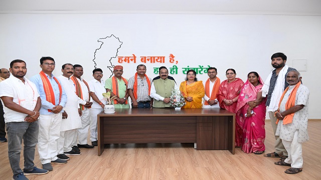 उप मुख्यमंत्री अरुण साव से डोंगरगांव के जनप्रतिनिधियों और नागरिकों ने मिलकर जताया आभार