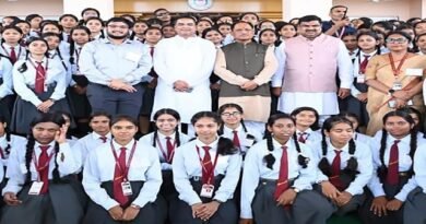 शकुंतला विद्यालय के विद्यार्थियों ने सदन की कार्यवाही का किया अवलोकन