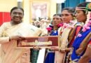 नारायणपुर के मांझी-चालकी और ‘बस्तर पंडुम’ विजेताओं ने राष्ट्रपति से की सौजन्य भेंट