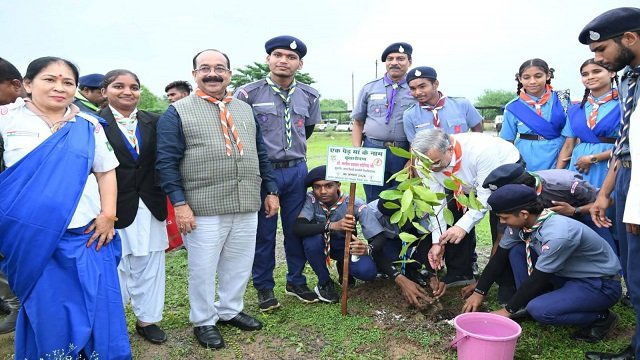 उप मुख्यमंत्री अरुण साव ने किया पौधारोपण