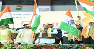 मुख्यमंत्री साय ने हाथ में तिरंगा थामकर किया भव्य तिरंगा यात्रा का नेतृत्व