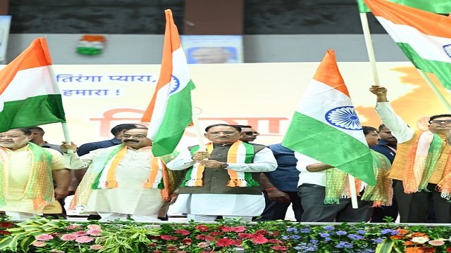 मुख्यमंत्री साय ने हाथ में तिरंगा थामकर किया भव्य तिरंगा यात्रा का नेतृत्व