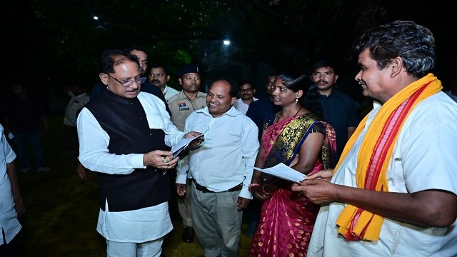 बगिया में मुख्यमंत्री साय ने सुनी आम लोगों की आवाज, समस्याओं के निराकरण के दिए सख्त निर्देश