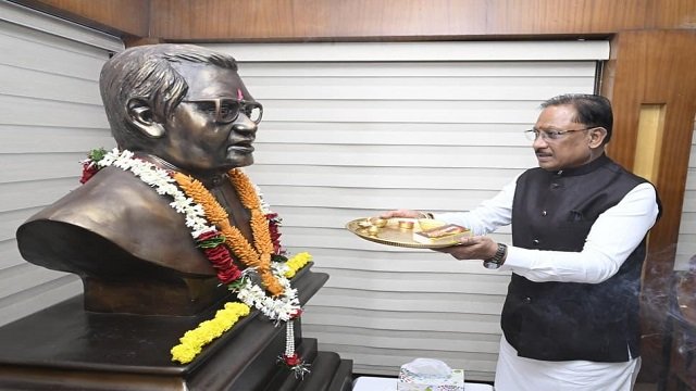 मुख्यमंत्री विष्णु देव साय ने भारत रत्न श्रद्धेय अटल बिहारी वाजपेयी की पुण्यतिथि पर किया नमन