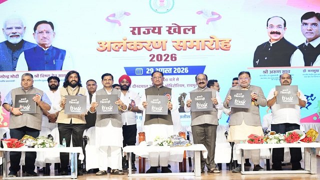 मुख्यमंत्री साय ने खेलों पर आधारित फोटो प्रदर्शनी और कॉफी टेबल बुक ‘हमारे खिलाड़ी’ का किया विमोचन