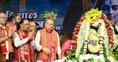 मुख्यमंत्री  विष्णु देव साय ने भगवान शिव का रुद्राभिषेक कर प्रदेशवासियों के सुख-समृद्धि और खुशहाली की कामना की