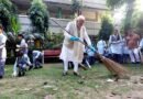 सेवा संकल्प अभियान के तहत प्रधानमंत्री नरेंद्र मोदी ने किया श्रमदान