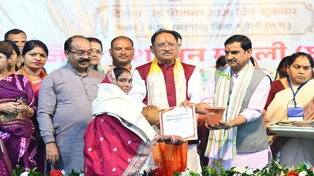प्रदेश में 2,262 स्थानों पर हुए 12,698 आयोजन; मुख्यमंत्री साय मुंगेली के मदकू में कार्यक्रम में हुए शामिल