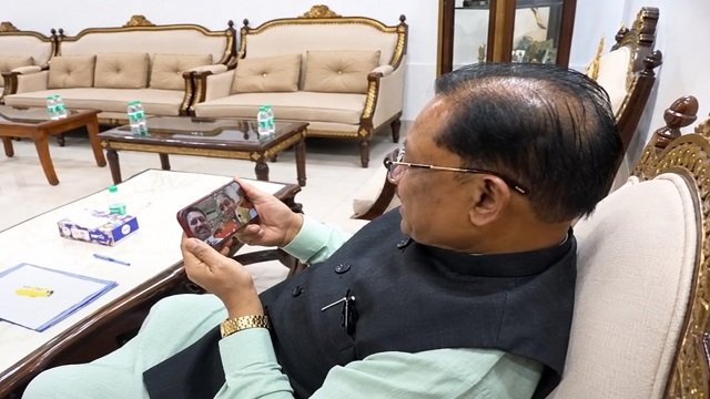 मुख्यमंत्री ने भारतीय महिला कबड्डी टीम की स्टार खिलाड़ी संजू देवी से फोन पर की आत्मीय बातचीत, स्वर्णिम सफलता के लिए दी बधाई