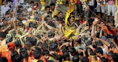 दही हांडी उत्सव के दौरान हादसा, पुणे में लोहे का ढांचा गिरने से महिला की मौत