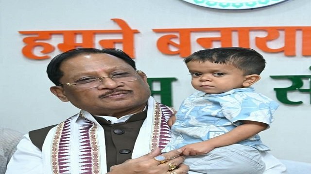 मुख्यमंत्री  साय की संवेदनशील पहल से दुर्लभ बीमारी से जूझ रहे 10 वर्षीय रिमोन के परिवार में जगी नई उम्मीद