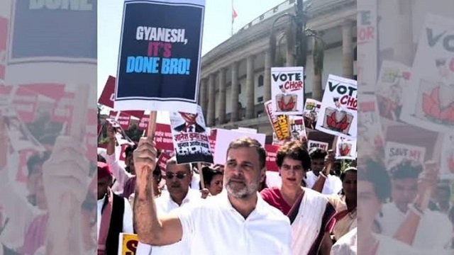 इंडिया गठबंधन का मार्च : बैरिकेड पर चढ़े राहुल, सीईसी के इस्तीफे पर अड़ा विपक्ष, कहा- वोट चोर, गद्दी छोड
